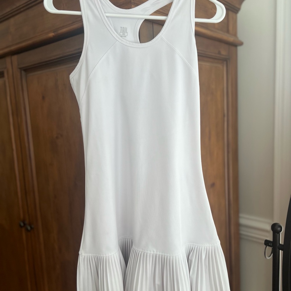 Tail white feminine tennis dress